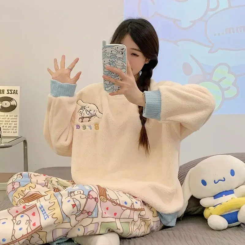 การ์ตูนดิสนีย์Lotsoสาวน่ารักฤดูใบไม้ร่วงและฤดูหนาวสบายนุ่มและเป็นมิตรกับผิวหนาอบอุ่นสบายๆสวมใส่ชุดนอนที่บ้าน