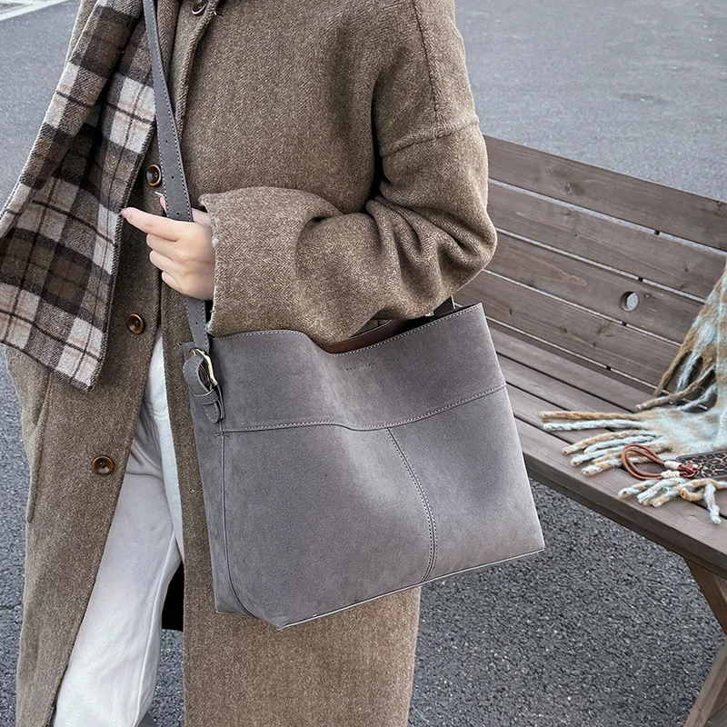 

Fashion Faux Suede Bucket Bag High Quality Shoulder Bag Designer Crossbody Bags for Women Pleated Drawstring Bags Handbags Chic