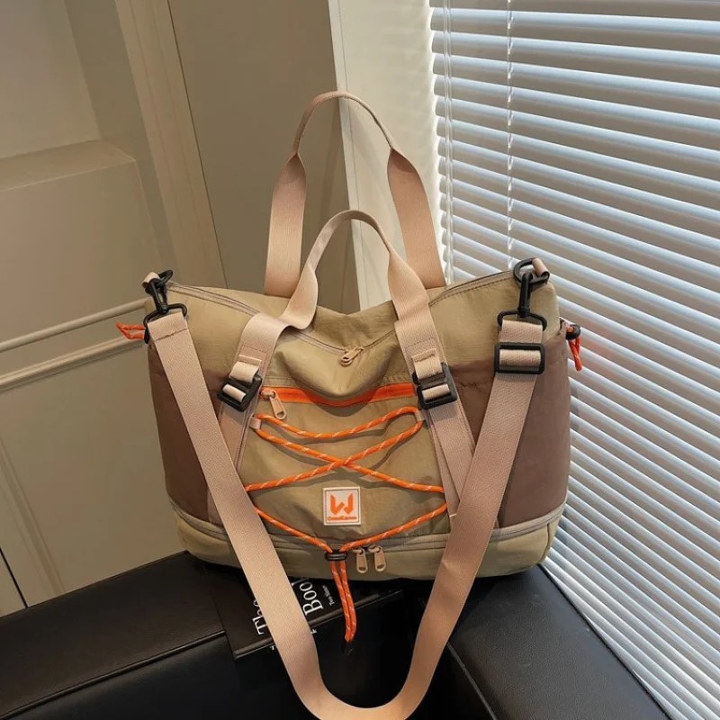 حقيبة كروس عصرية أنيقة وبسيطة وتصميم عصري فريد وسعة كبيرة من الجلد بلون سادة للنساء