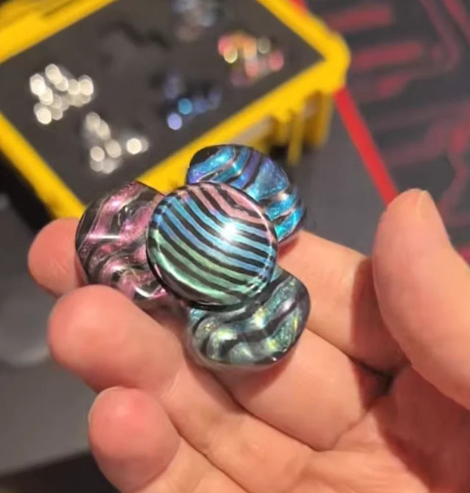 لعبة تخفيف الضغط EDC DOM ثلاثية أوراق الكثبان الرملية الزركوني سبينر المستخدمة