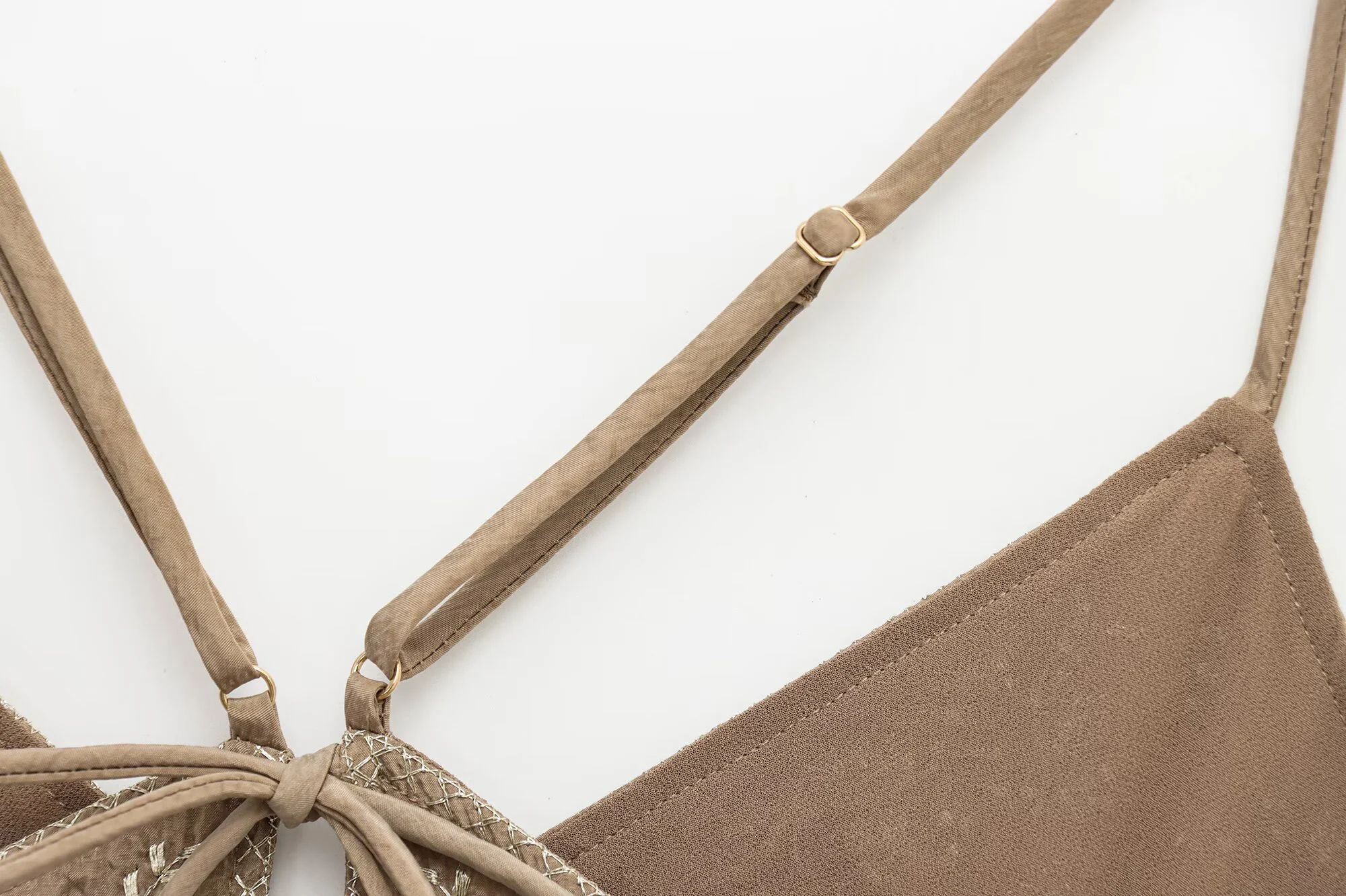 เสื้อผ้าสตรี 2025 ใหม่ยุโรปและสไตล์อเมริกัน Camisole V คอตัดกัน bBead ปักด้านบน