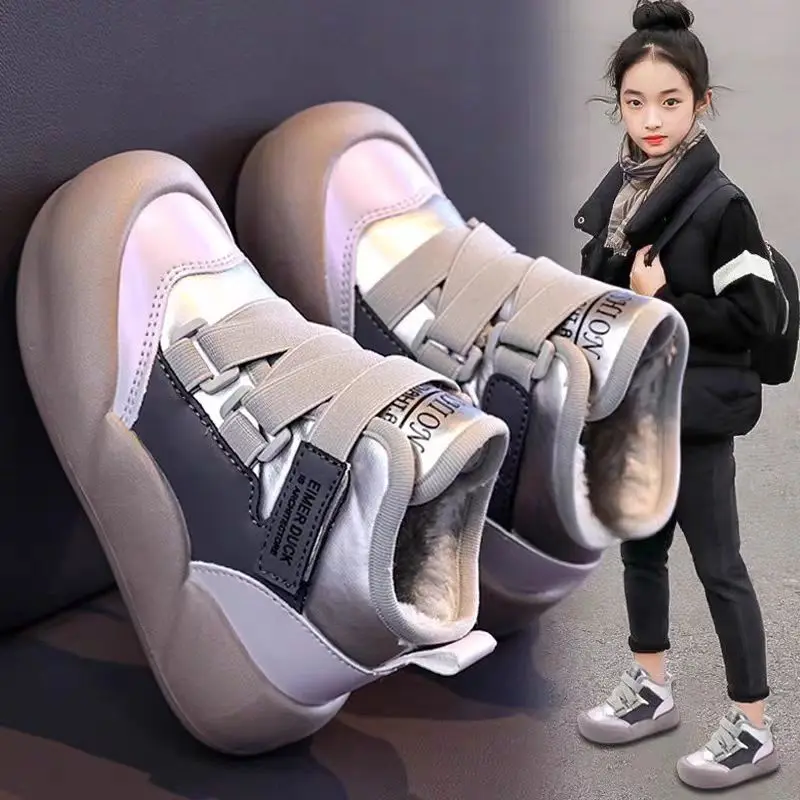 Boys Girls Sports Shoes with Fur 2026 New Fashion Kids Ankle Boots Warm for Winter Sweet Students Short Boots Non-slip Soft Sole