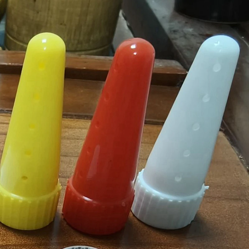 

Дозатор для салатного соуса с насадкой для украшения и выдавливания приправ