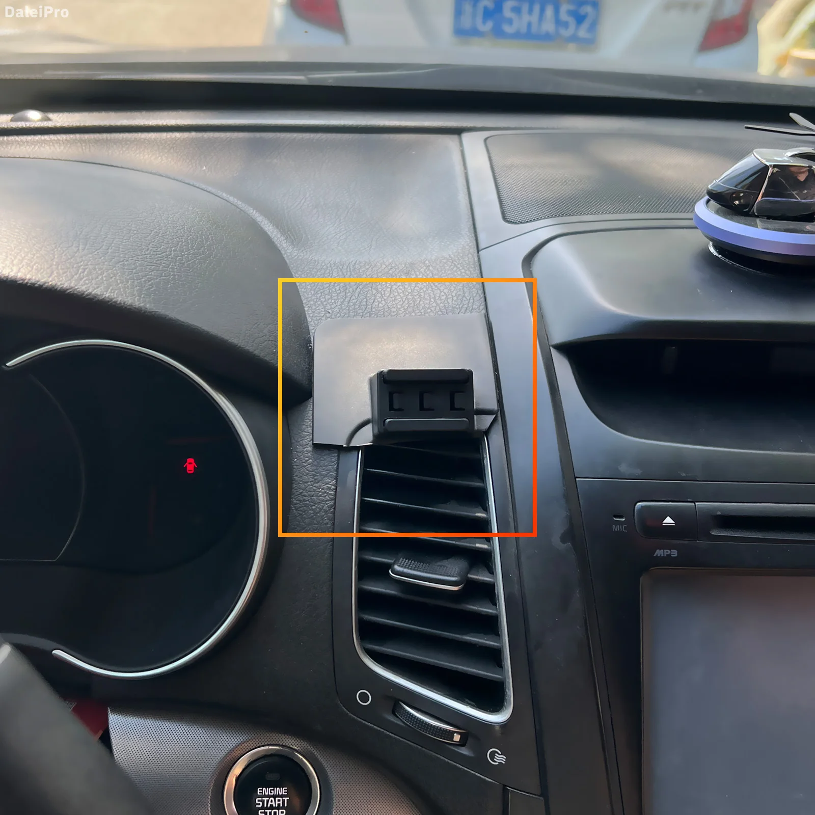 Designed for Kia Sorento XM 2009 2010-2014 Phone Holder Car Magnetic Mount Smart Sensing Wireless Charging One-Touch Release