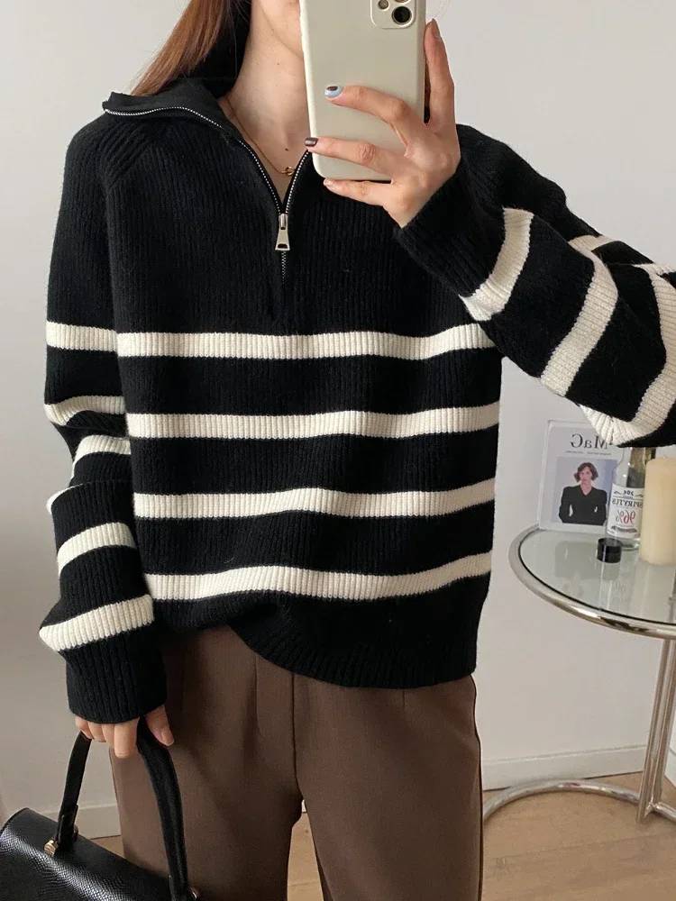 Autumn and Winter New Women\'s Sweater Zipper Stand-up Collar Striped Pullover Fashion Black Long Sleeve Knitted Sweater Women