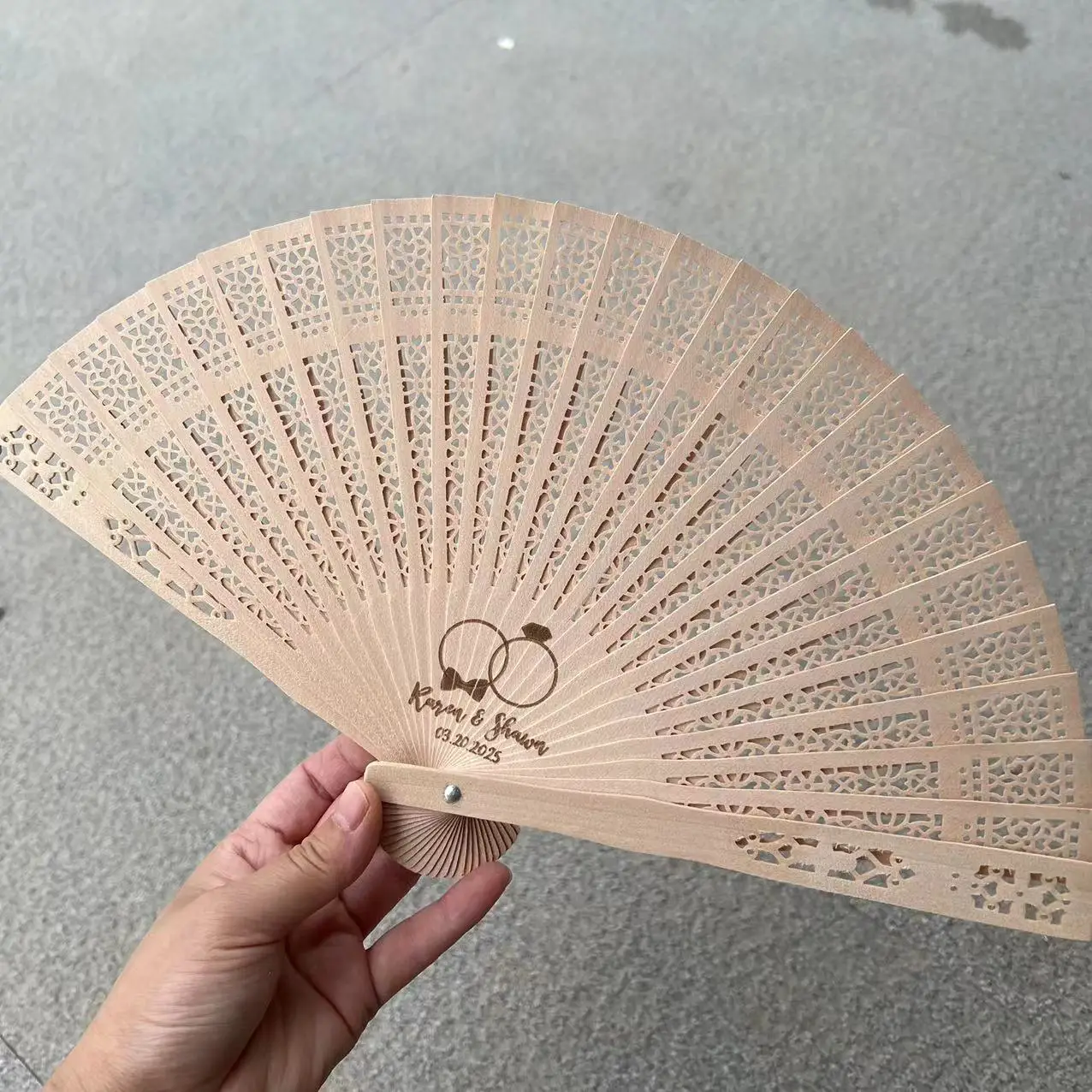 30Pcs Personalized Engraved Wood Folding Hand Fan Wooden Fold Fans Customized Wedding Party Gift Decor Bridal Shower Gift Favor