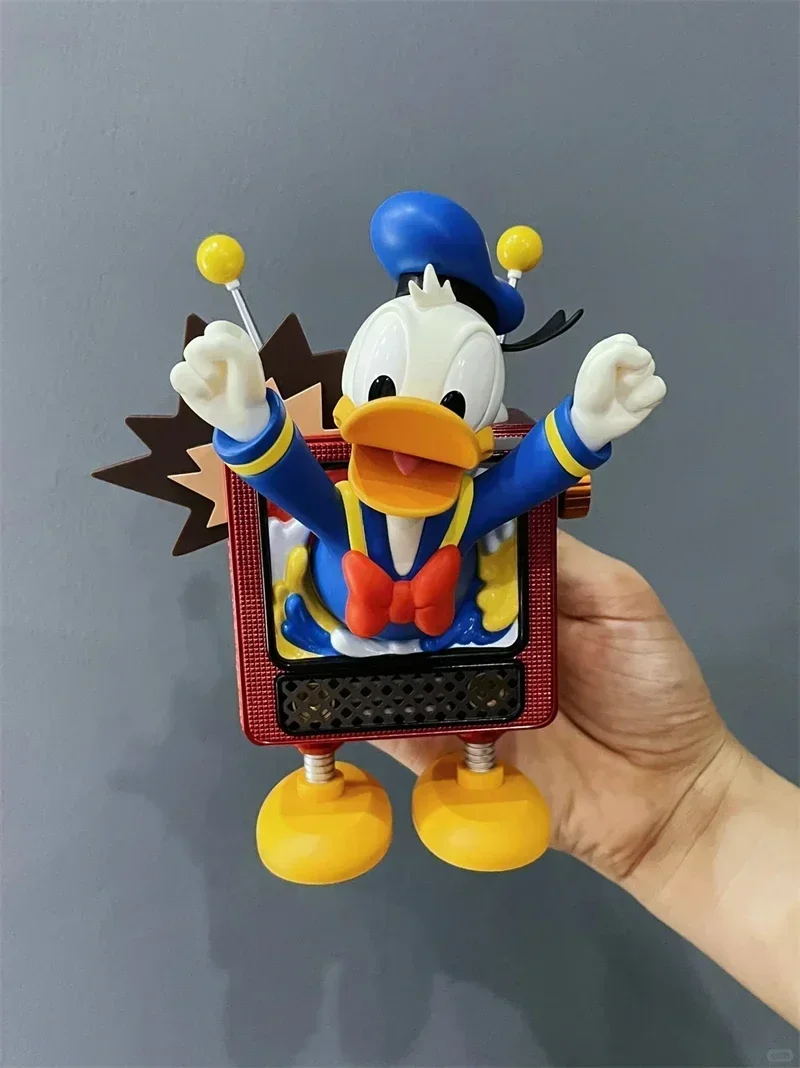 15cm Disney Donald Duck Tv Set Desktop Decoration Gift Trendy Collection Model Kids Christmas Halloween Brithday Gifts