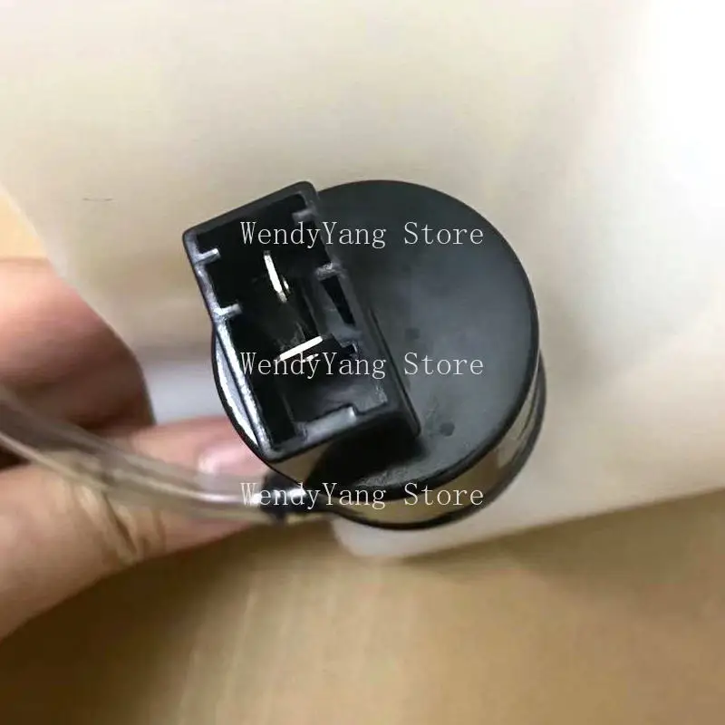 

Подходит для пикапа Dongfeng Ruiqi P27, стеклянного чайника Zhengzhou Nissan D22, чайника-распылителя стеклоочистителя, горшка для мытья в сборе