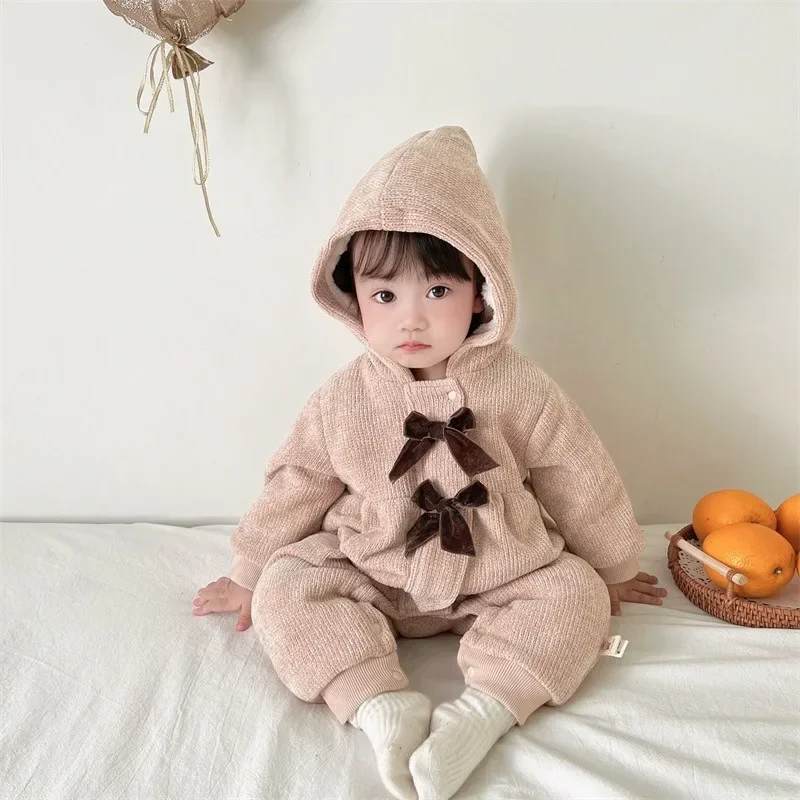 

Infants Outdoor Wear Korean Style Thickened Fleece Romper for Girls - Cozy Warm Cotton Coat Autumn/Winter Adventures