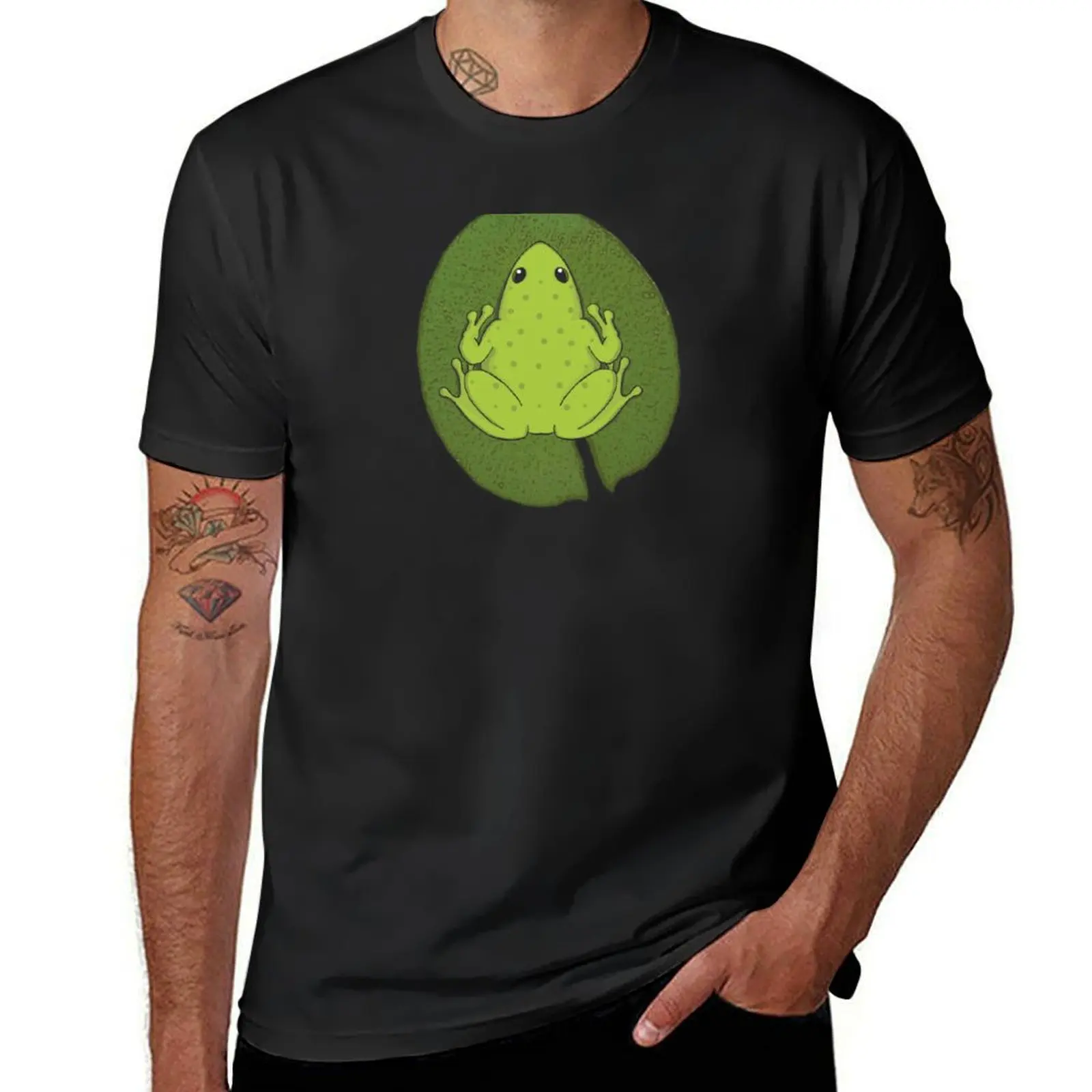 Frog on water lily leaf T-Shirt anime clothes vintage sweat blanks oversized t shirts for men