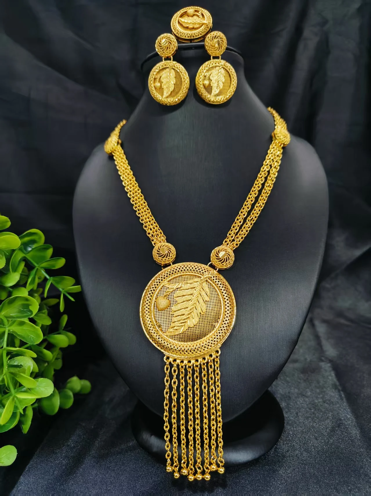 

Dubai 2024 Gold Color Necklace Bracelet Jewelry Set For Women Ethiopian Arabic Charm Necklace Choker Set Wedding Gifts