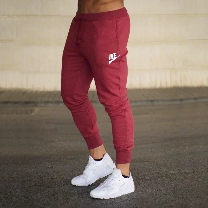 Pantaloni da jogging da uomo pantaloni casual primavera ed estate indossano pantaloni sportivi larghi pantaloni fitness leggeri e traspiranti