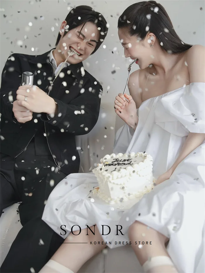 Sondr encantadores vestidos de boda coreanos a presión nuevo cuello barco mangas abullonadas vestido de novia personalizado vestido corto para sesión de fotos 2025