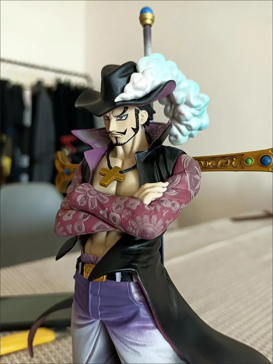 23cm One Piece Dracule Mihawk Action Figure With 2 Heads Deluxe World Government Anime Toy Model Collection Decoration Gifts