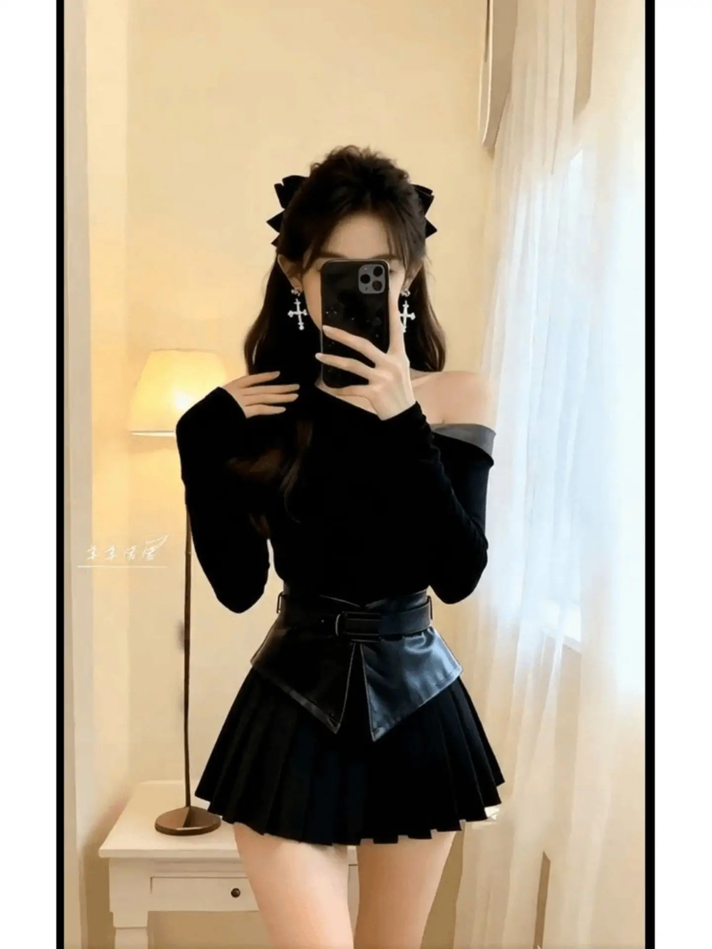 

Sweet Sle Women's Bla Off-oulder Long Sve Pleated Dr Slimming Waist Belt Faionable Two-Piece Set Casual Wear