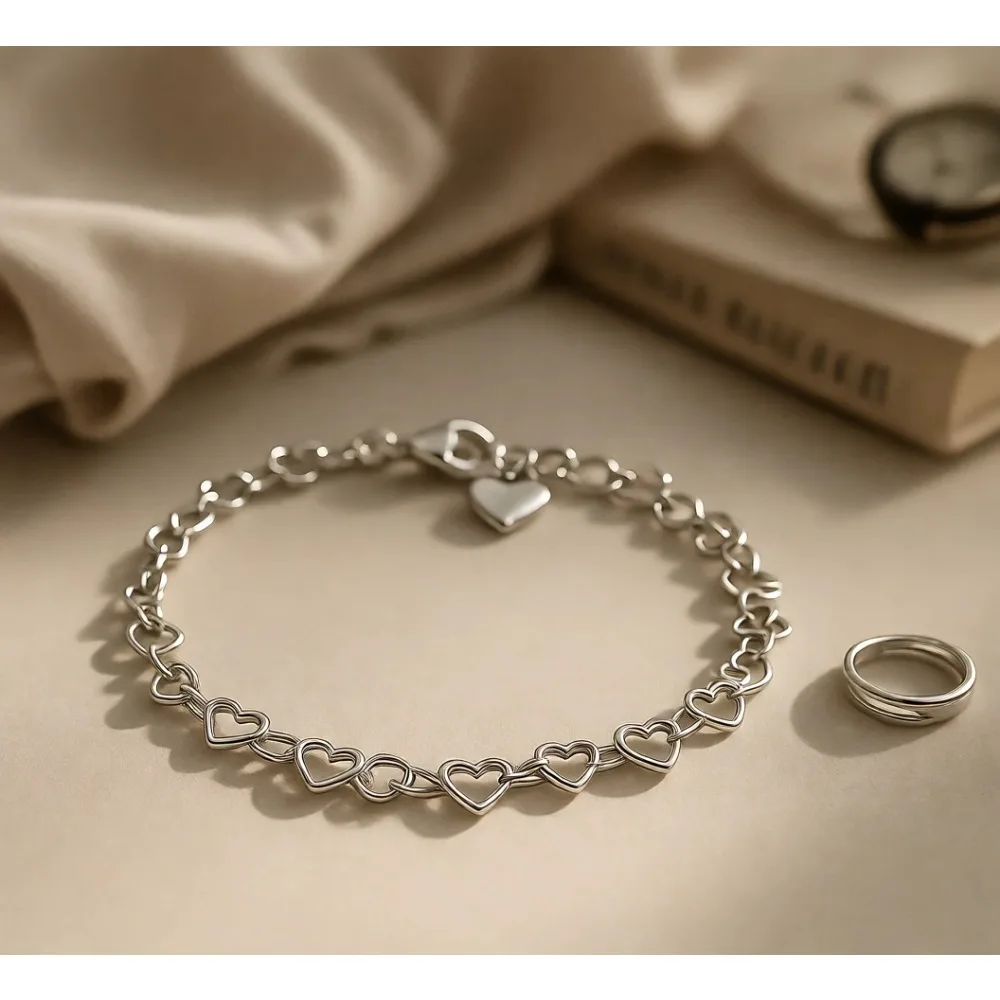 

Серебряный браслет с сердечком для женщин