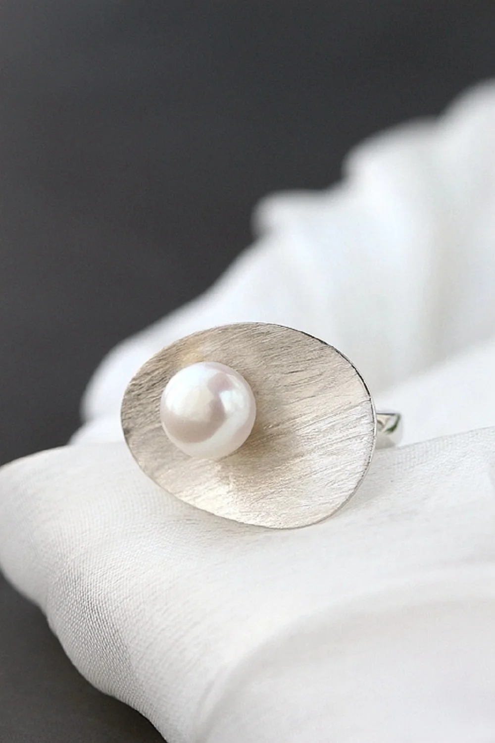 Fashionable and personalized ring set with natural AAAA8-9mm Japanese pearl 925 sterling silver split ring