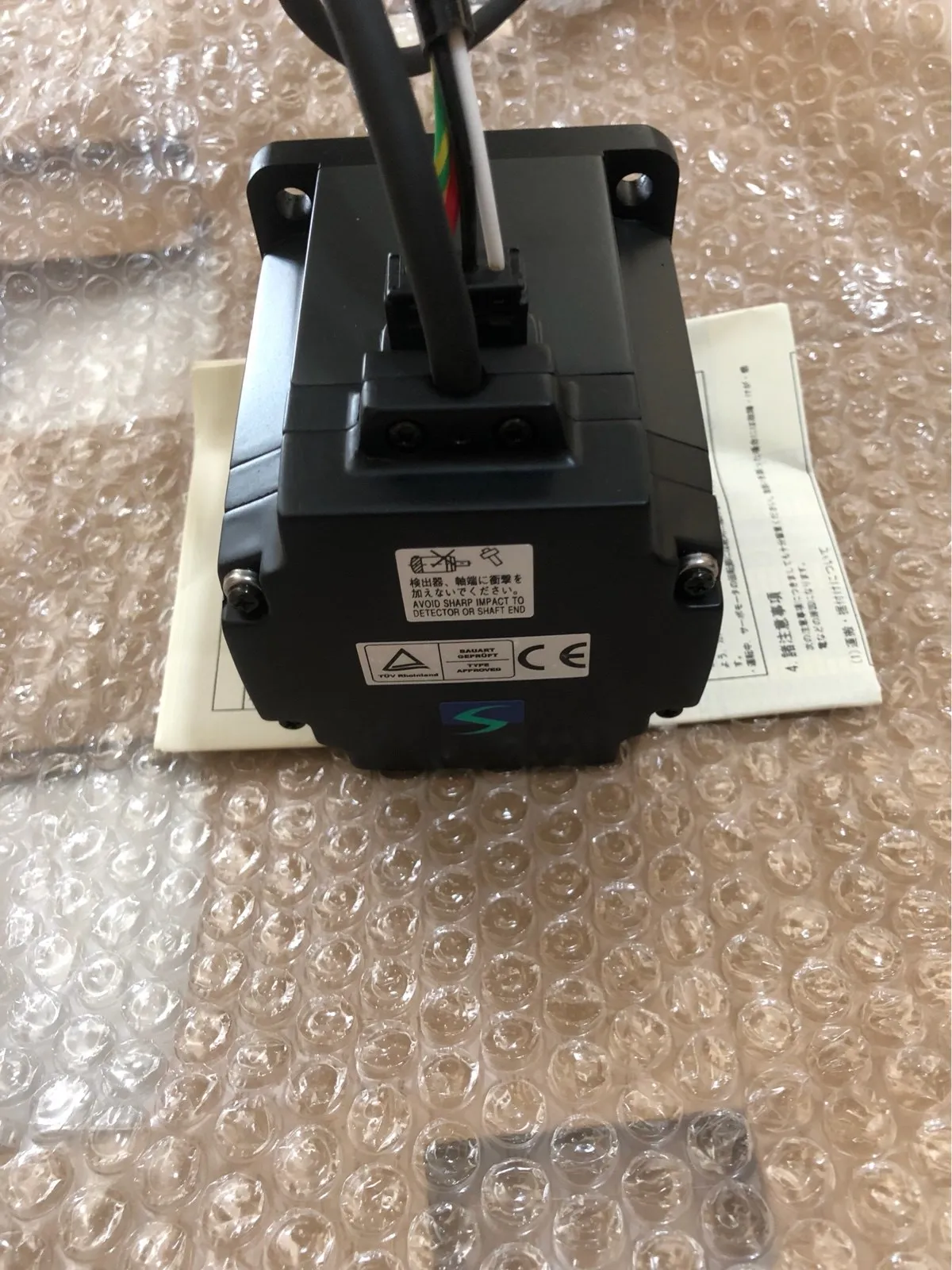 サーボモーターHC-UF43Kオリジナル99% 新品