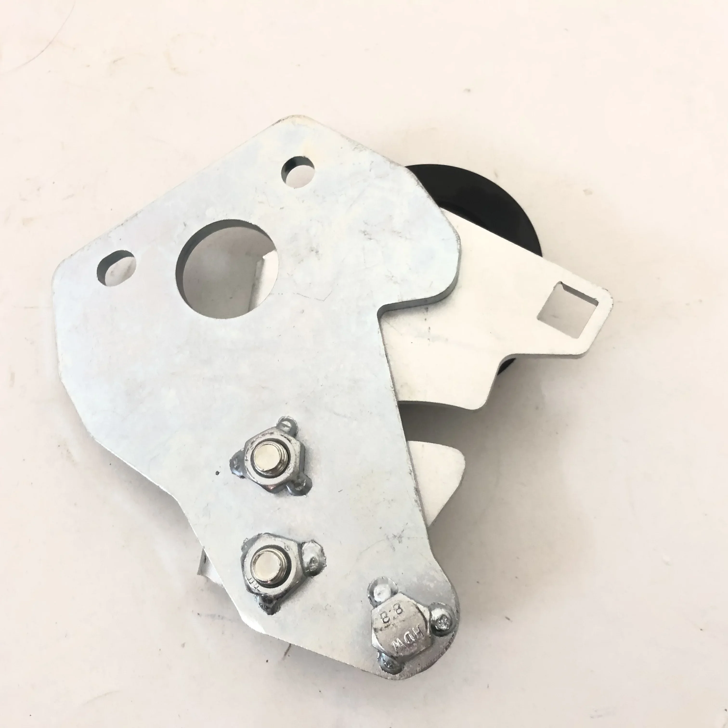 Puleggia tenditore deutz TD2011L04 ad alte prestazioni 04102367 04103166 04103354