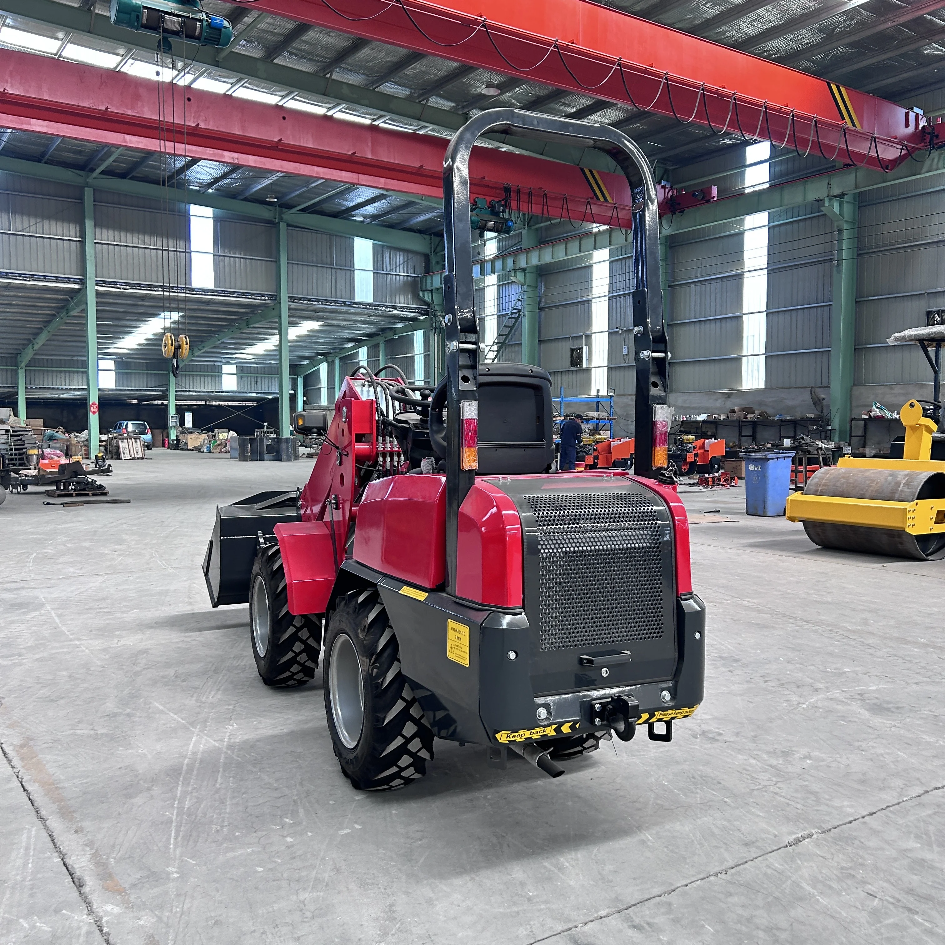 جرافة ذراع تلسكوبية صغيرة عالية الجودة، محمل ذراع تلسكوبي صغير متعدد الوظائف مع مكونات المحرك الأساسية