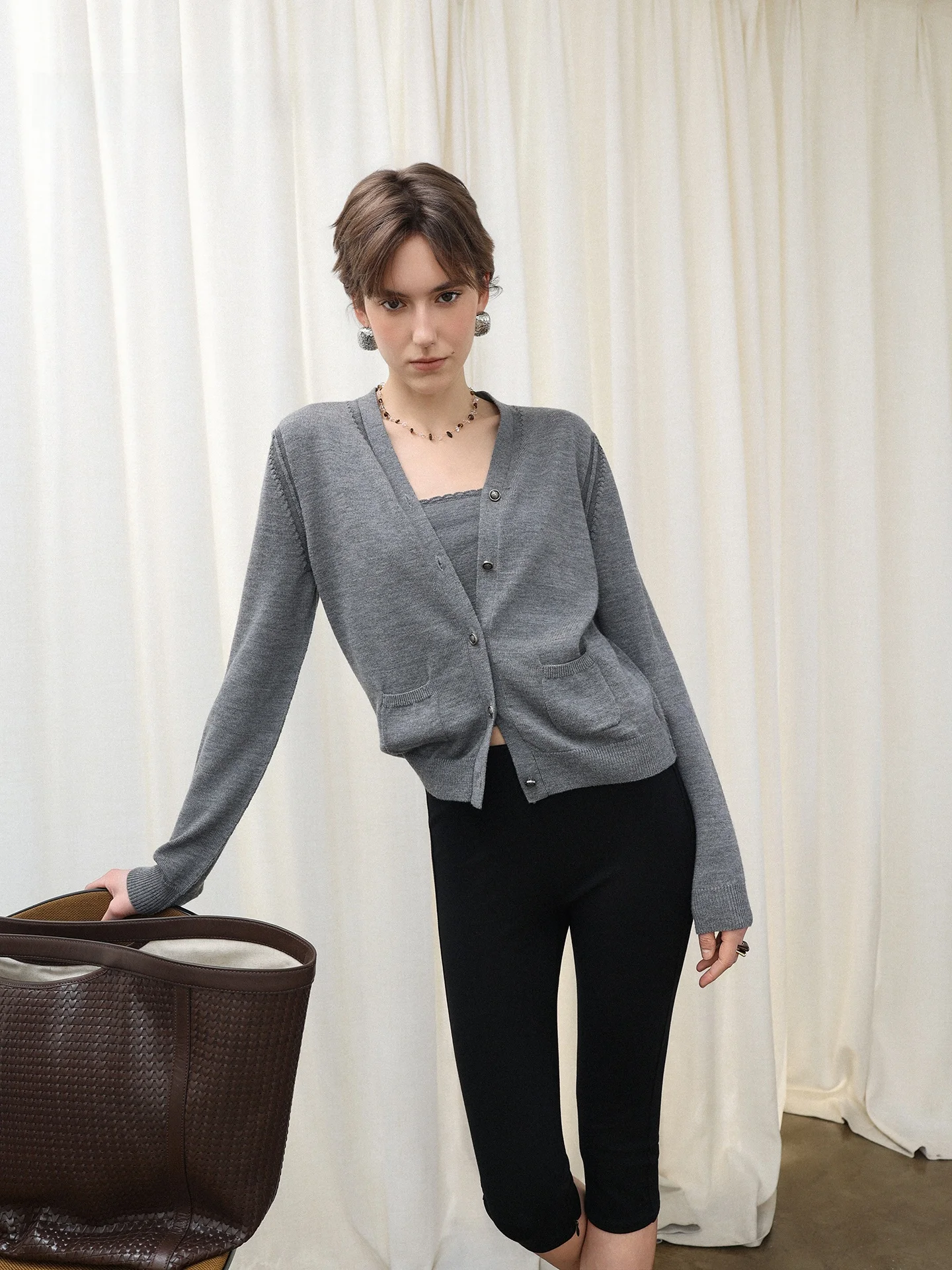 

Комплект из вязаного кардигана-накидки и укороченного топа Taco Studios для похудения, женский модный весенний наряд с кружевными деталями ручной вязки крючком