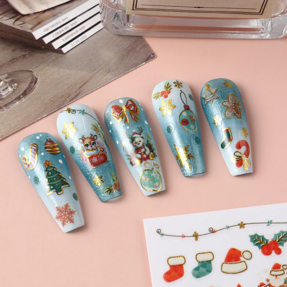 4 stks 3D Gouden Sneeuwvlokken Kerstbomen Stickers voor Nagels Kerstcadeaus Zelfklevende Nagel Sliders Winter Feestelijke Nagel Accessor