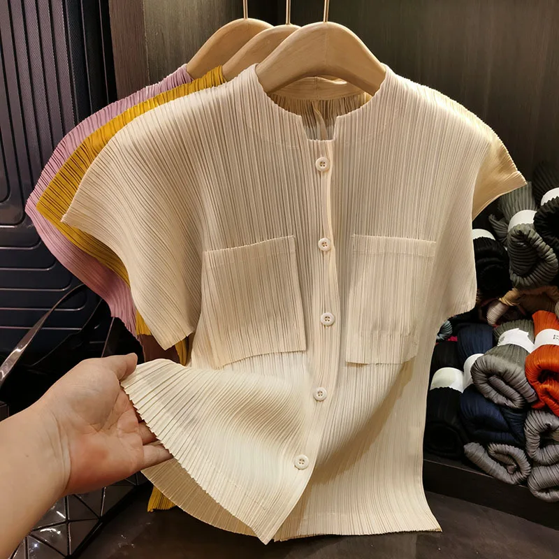 

Miyake 2025 летняя плиссированная рубашка, морщинистая новая складная куртка, универсальная однотонная свободная рубашка большого размера с короткими рукавами и карманами, женская плиссированная рубашка