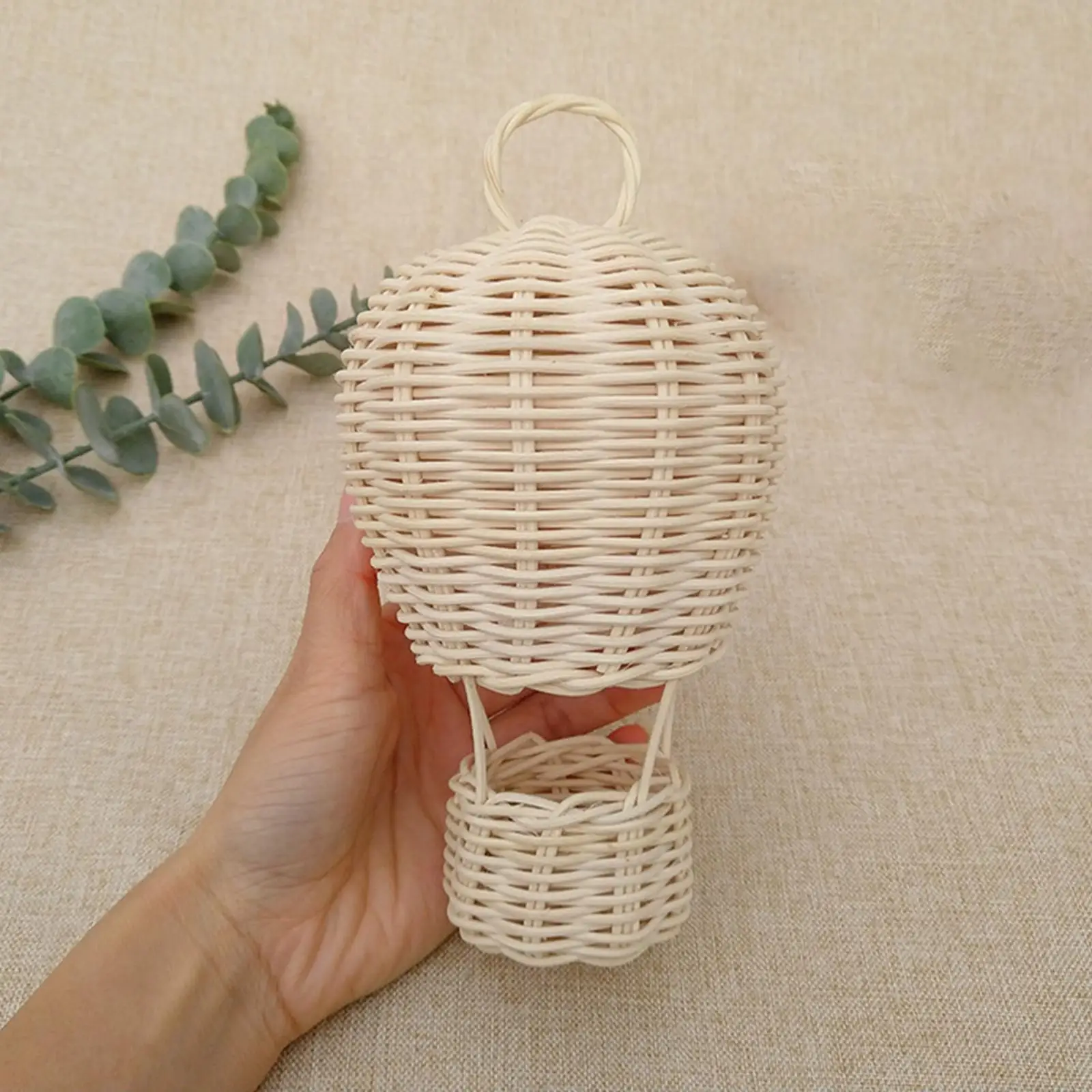 熱気球の壁飾り、写真撮影用小道具、手作りの籐製オーナメント。リビングや子供部屋の装飾に。