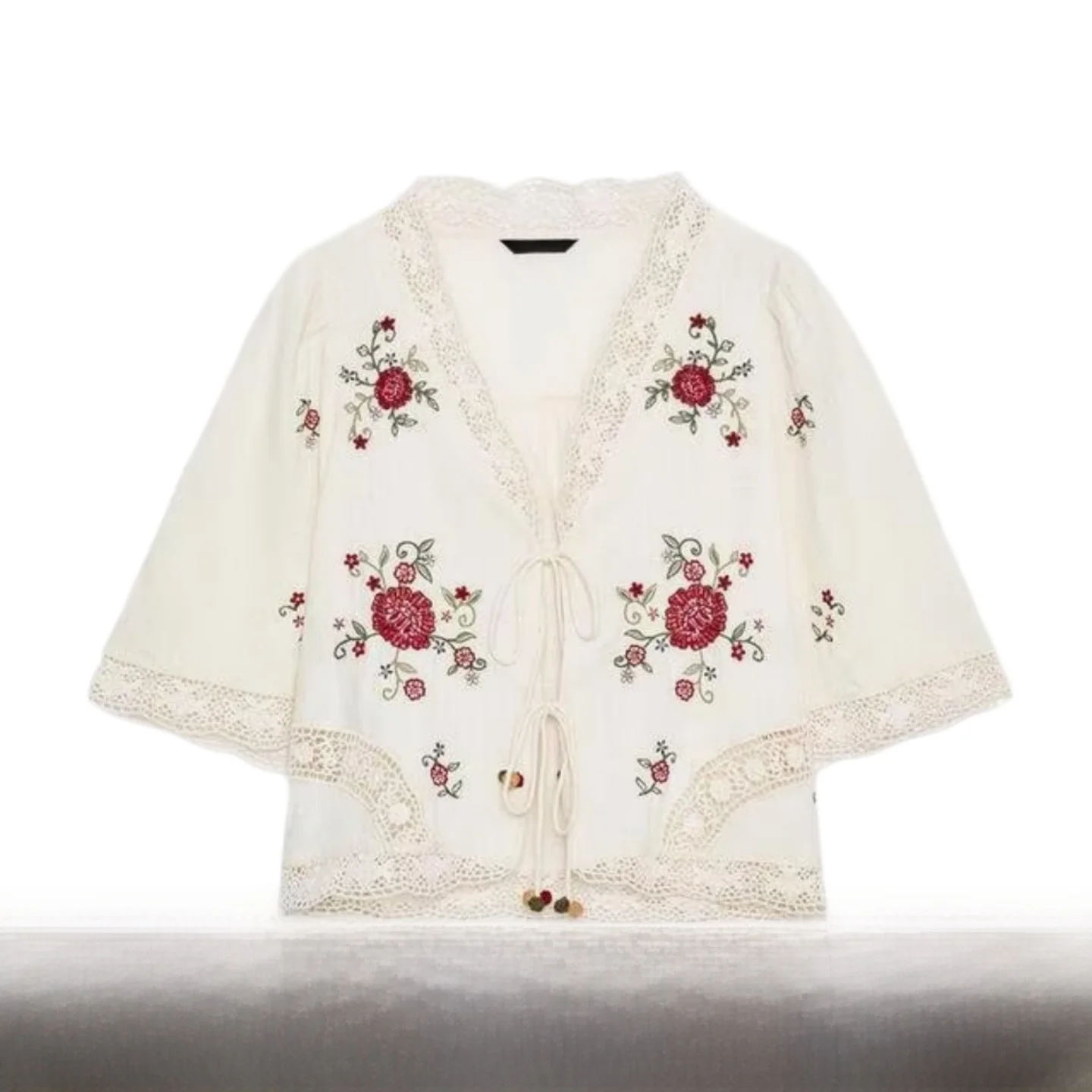 

Elegant Style Elastic Waist Lace Trim Short Pants Floral Embroidery Short Tops Breathable Cotton Blend Women's Summer Fashion