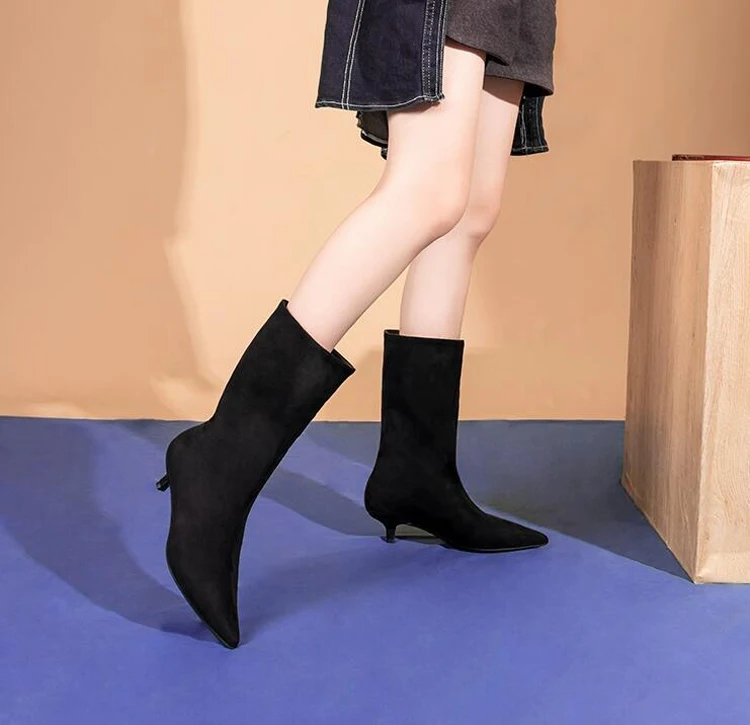 2023 Luxury Footwear Fashion Pointed Toe Thin Low Heel Western Boot Suede Leather Slip on Simple Elegant Ladies Work Dress Botas