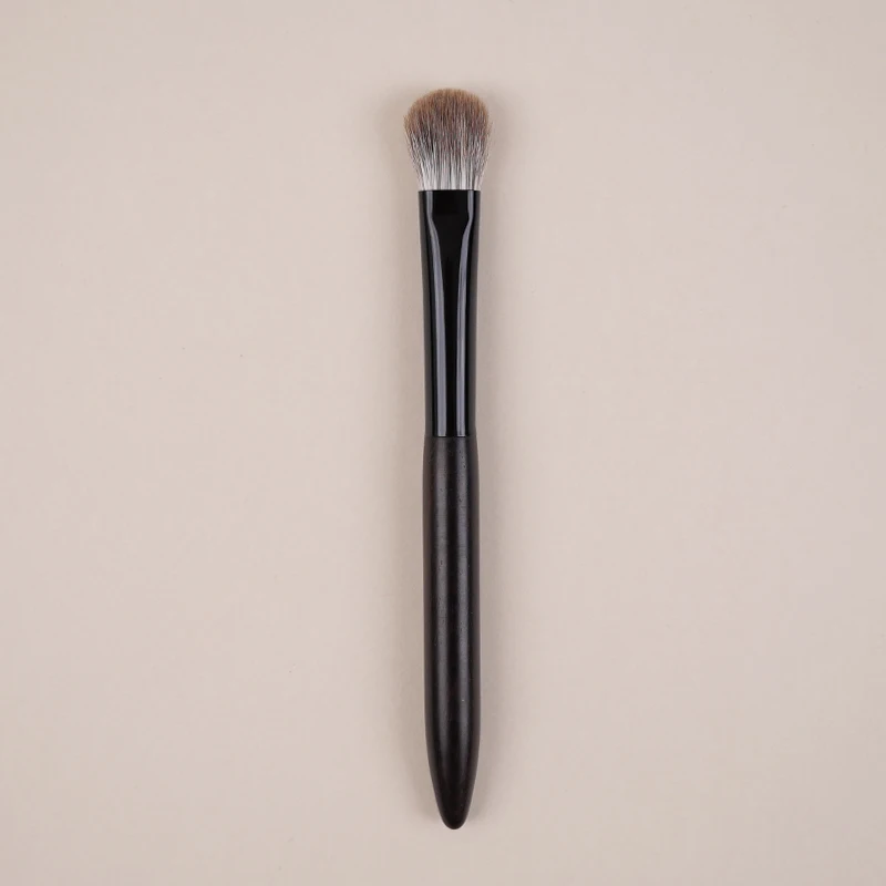 

YIZHIBI professional hand-made makeup brush face brush eye brush snow fox hair.