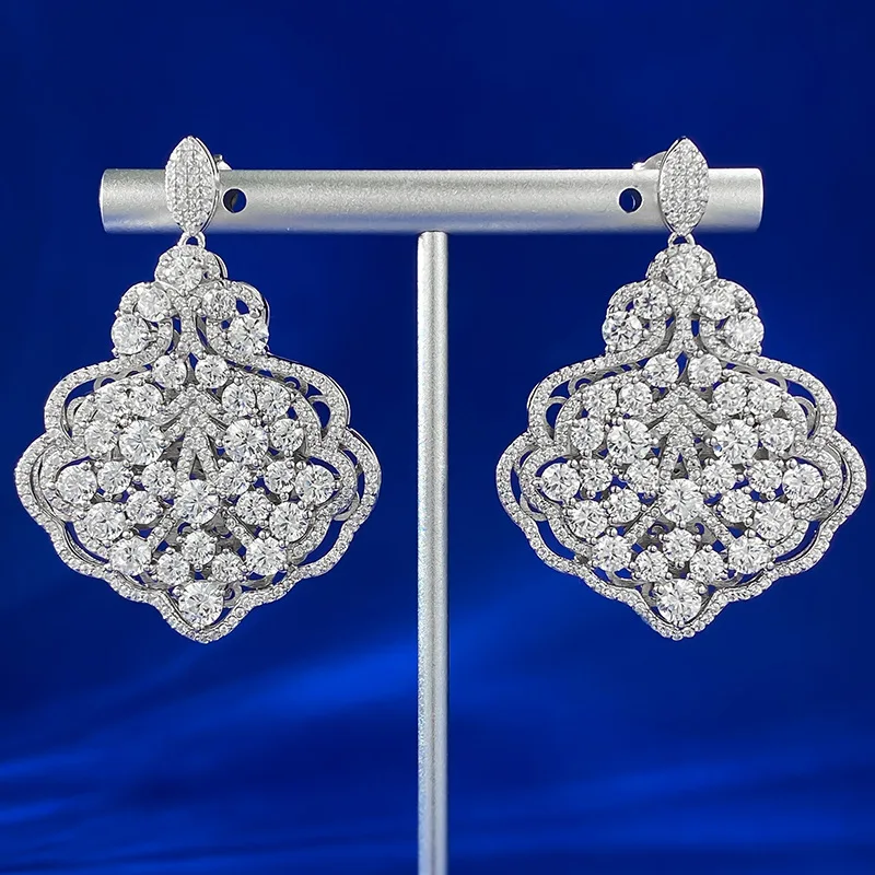 

S925 Silver Ear Studs Luxury Hand Set White Diamond Full Diamond Leaf Silver Earrings Luxurious and Magnificent Female Ornament