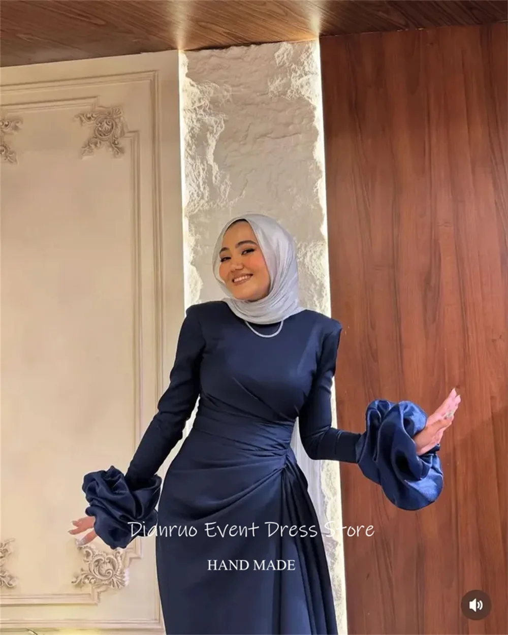 Dianruo パフスリーブフレアカフスイブニングドレスシックなサテン特別な日のガウンドレーププリーツセレブドレスカスタマイズ