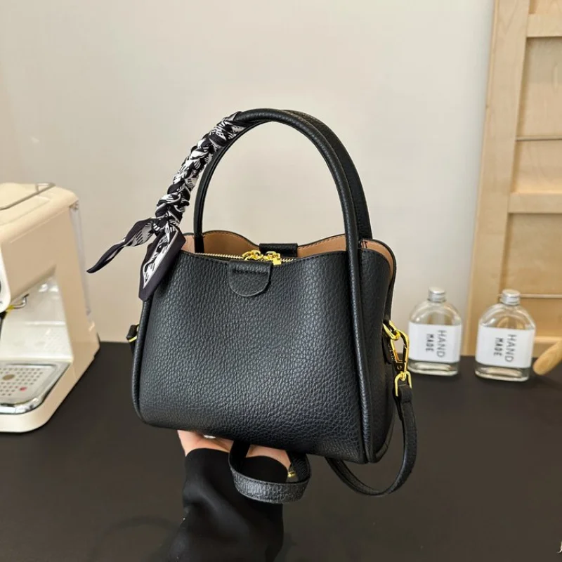 

Fashionable Leather Women's Handbag High-End Luxury Brand Trendy Design Casual Vintage Daily Commuter Bag