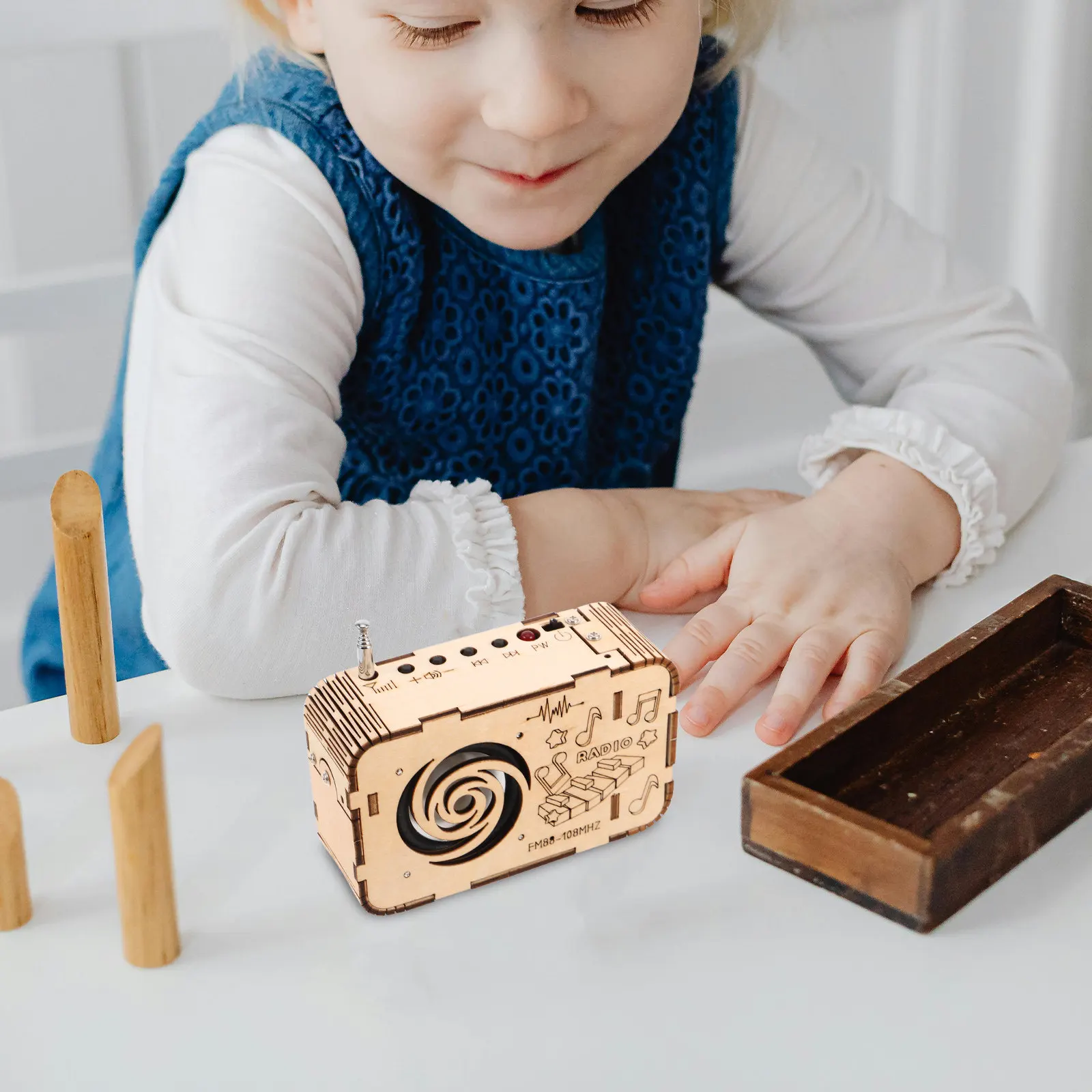 

Набор для самостоятельной сборки детского радиоприемника: STEM-эксперименты, деревянный конструктор, обучающий набор по электронике и физике для детей