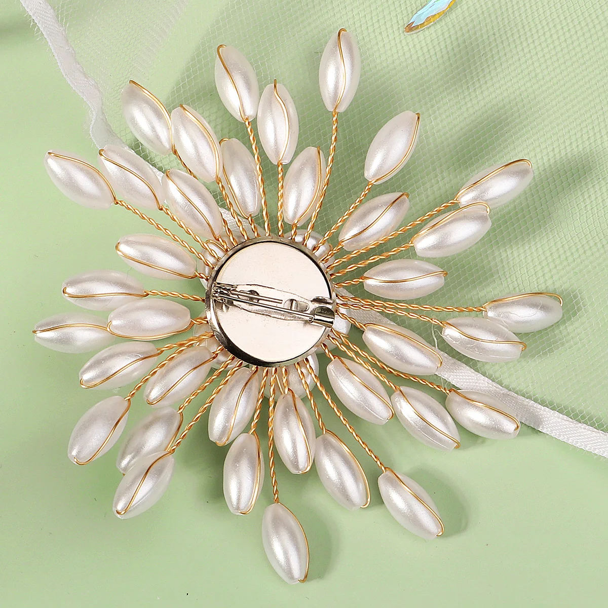 Pearl Brooch Pin Snowflake High-end Silk Scarf Buckle Luxury Exquisite Ladies Clothing Accessories Dress Skirt Jewelry image 5