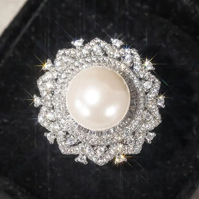 Huitan Wunderschöner runder Damenring mit Imitationsperle, ausgefallenes Zubehör für Hochzeit, Verlobung, edler, voll glänzender CZ-Damenschmuck, Geschenk – Detail 3