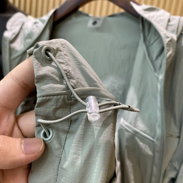 

Nylon Lightweight Breathable Waterproof Outdoor Skin Clothes for Men And Women Summer Fly Bird Sle Hooded Jaet