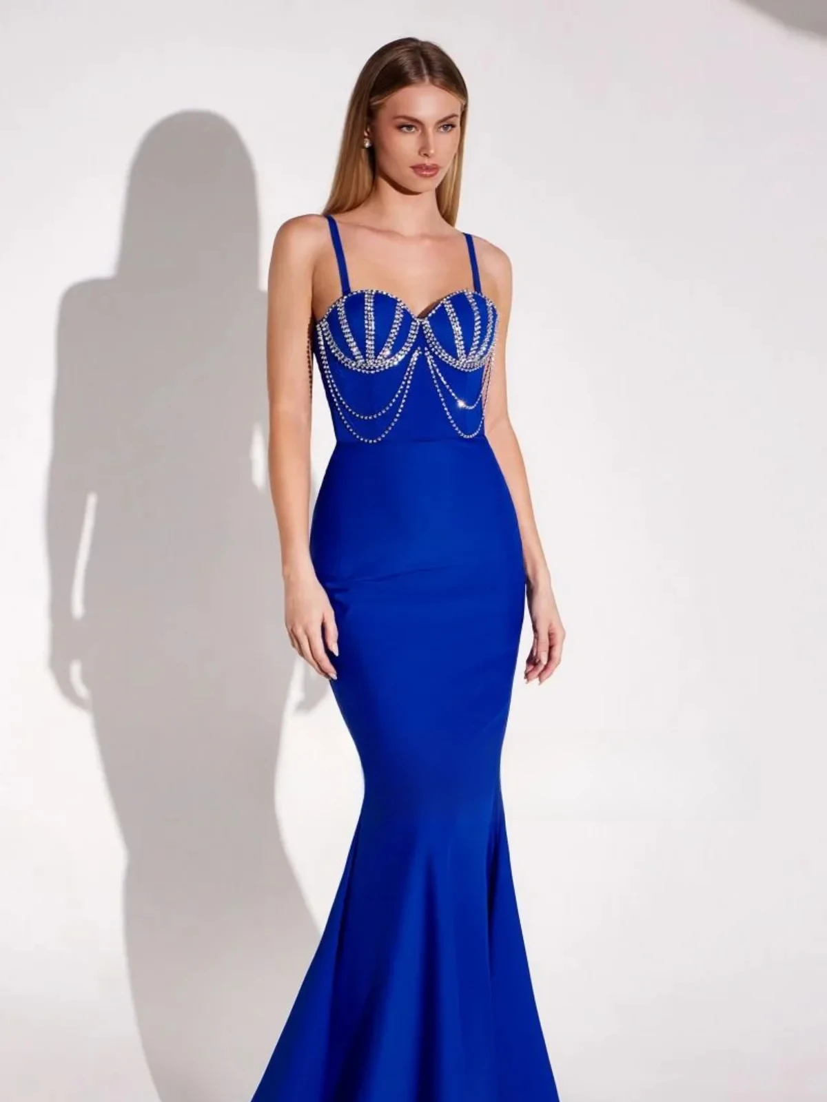 Haute qualité Sexy personnalisé élégant a-ligne robes de bal longueur au sol strass décoration dîner fête femmes robe فساتmavera