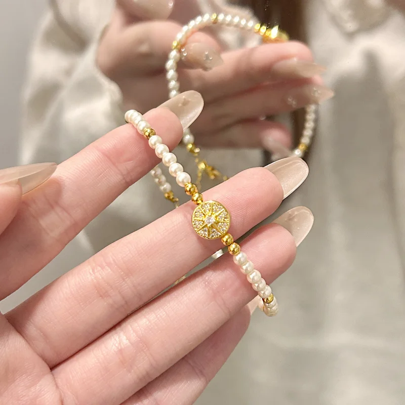 Gold eight-pointed star bracelet for women, unique design, high-end feel, delicate accessory, Fashionable  BraBeaded Brace