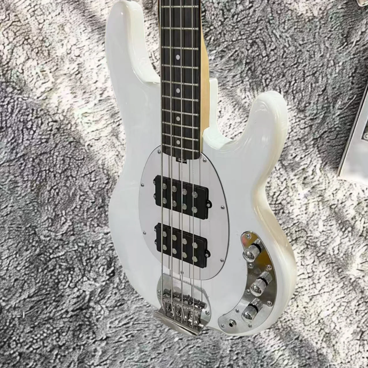 

Free Shipping Custom 4 Strings White Electric Bass Guitar with Two Pickups Maple Fretboard White Pickguard