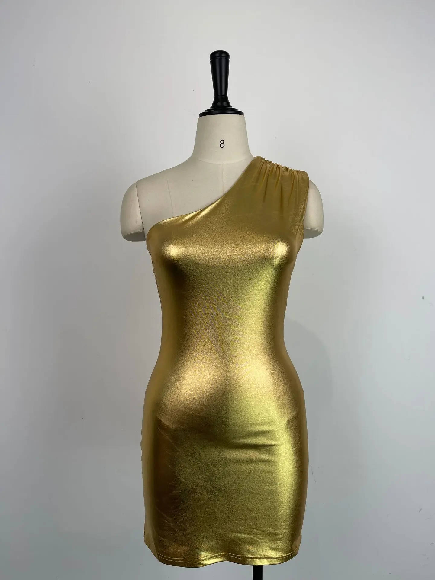 Metallic Gilding One Shoulder Bodycon Mini Party Dress Women Sexy Sleeveless Shiny Slim Night Clubwear Sweet Birthday Outfits