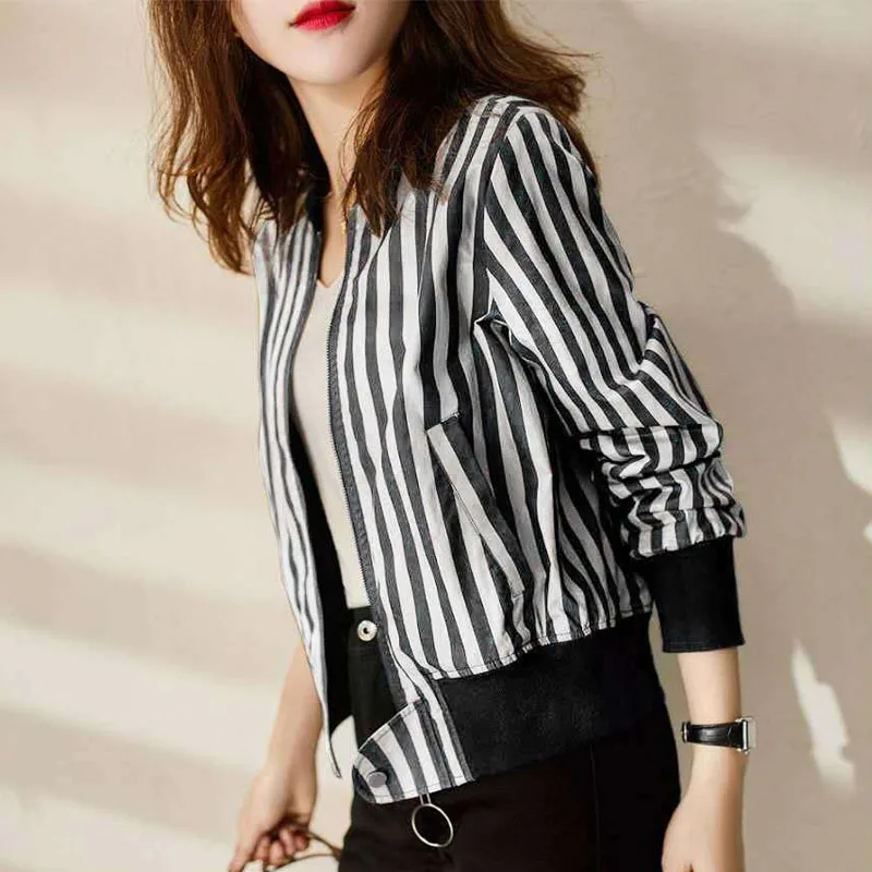 Autumn Fashion Trend Stripe Round Neck Combed Cotton Short Jacket Versatile  Reducing Age and Slimming Women\'s Baseball Coat