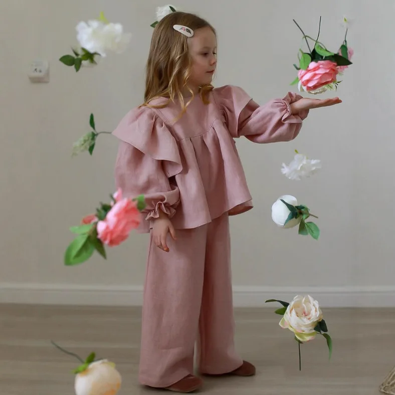 

2025 Russian Spring and Autumn Girls Linen American Ruffle Blouse Nine Leg Pants Children Two Piece Set