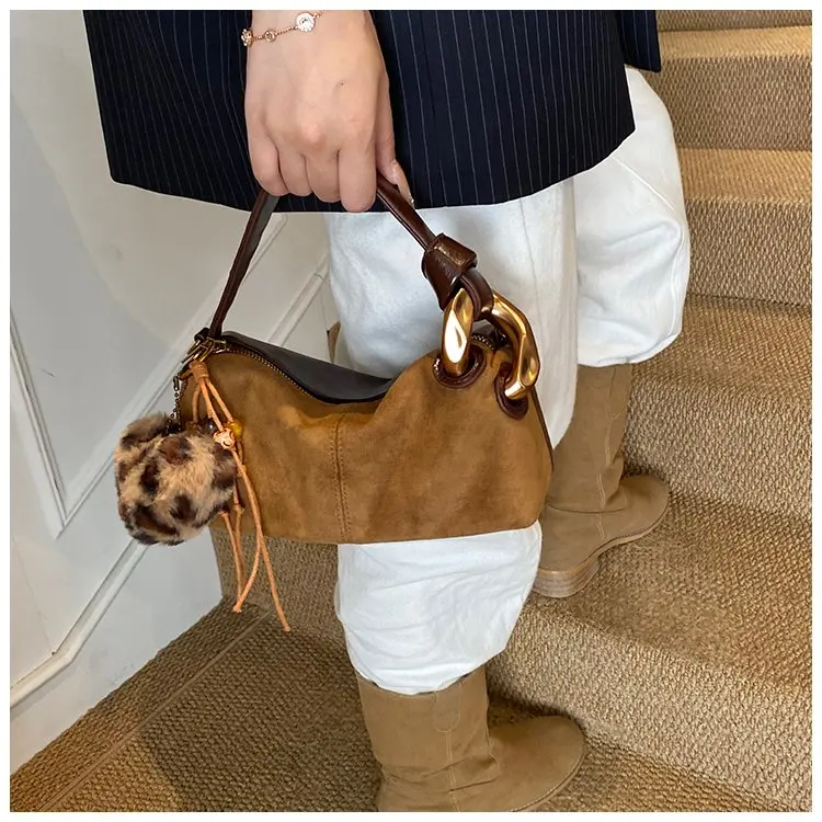 Nowa torba typu tote na rok 2025, model 2526, modna, prosta, niszowa, uniwersalna, codzienna, z temperamentem, wyszukana torba na ramię.