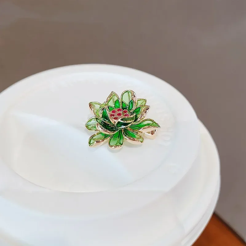 Broche de flor de loto verde para mujer, exquisito broche pequeño de gama alta, ropa fija, Collar, aguja, traje esmaltado, accesorio de flor en el pecho