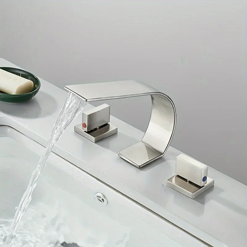 Gold Bathroom Faucet 3 Hole Deck Mounted Waterfall Wide Spout Double Handle Bathtub Mixer Tap