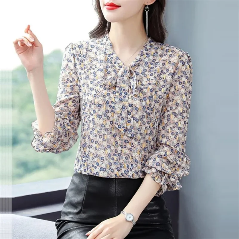 Blusa informal de gasa con estampado de leopardo para mujer, camisa de manga larga con cuello de pico y lazo, Top holgado elegante de moda coreana