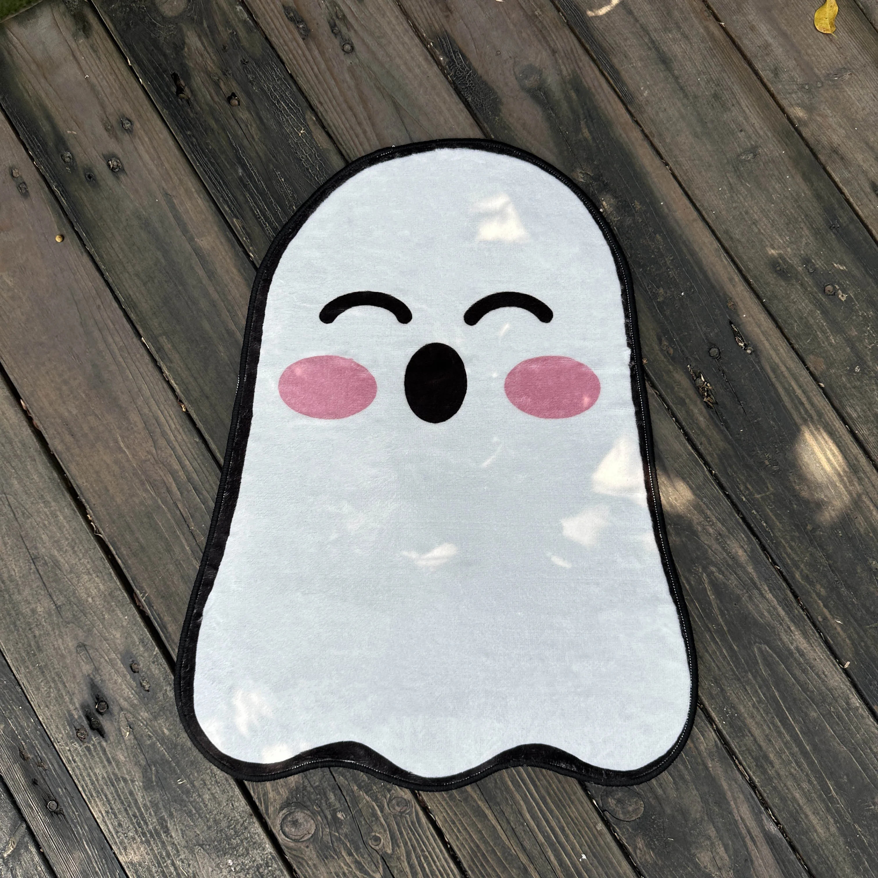 Alfombra de franela de fantasma sonriente, alfombra decorativa antideslizante hecha a mano, tecnología de impresión Digital, regalo de inauguración de la casa Simple