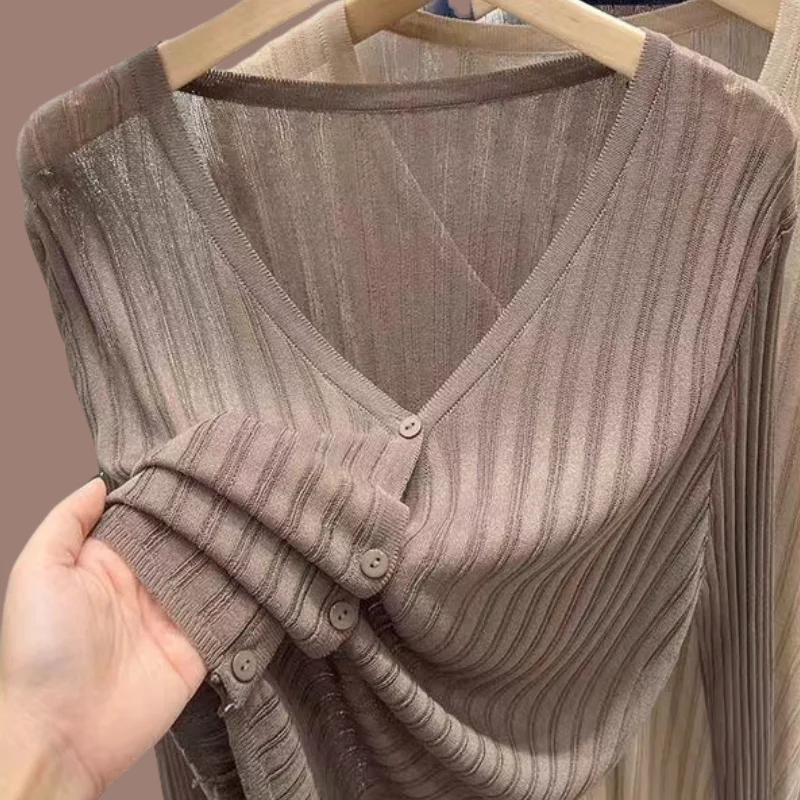 

Summer Korean Version V-Neck Long Sleeved T-shirt with Button Single Breasted Knitted Top Shirt Casual Solid Women's Shirt Z860